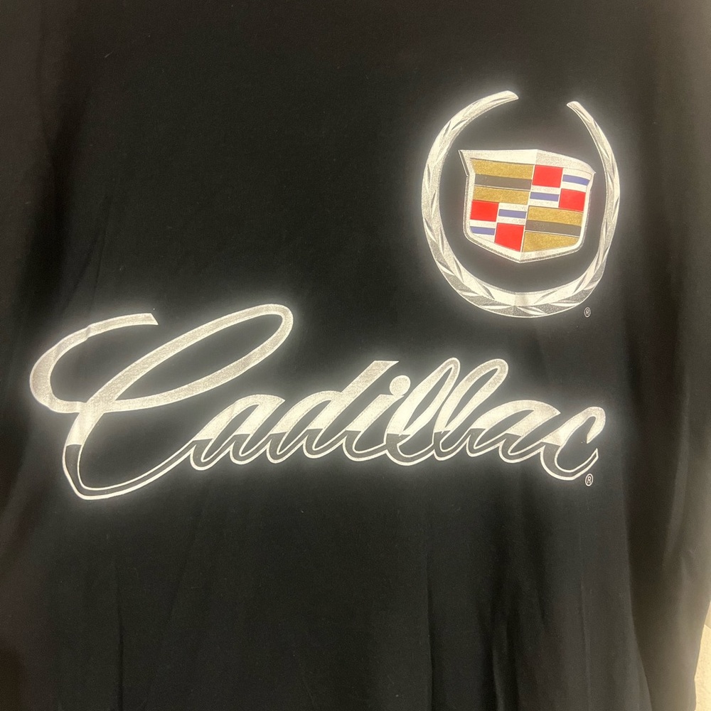 Cadillac Men’s T-Shirt By JH Design  - Brand New - GM Licensed - Size Large